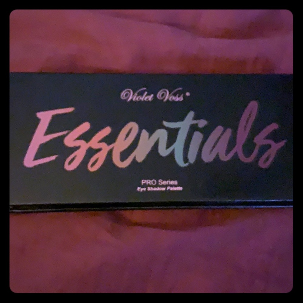 Violet Voss Essentials ProSeries eyeshadow palette